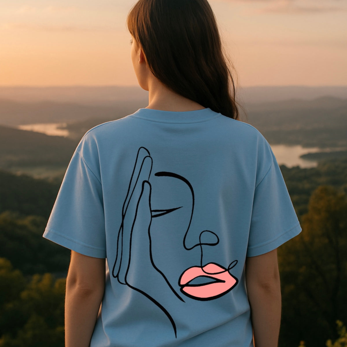 T-shirt "Visage Caché". femme