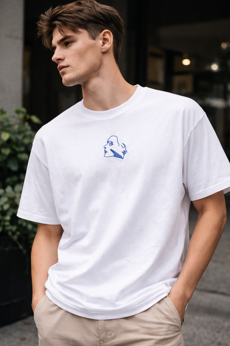 🟡 PRÉCOMMANDE: T-shirt Minimaliste Brodé 100% Coton – Design Aura Rich.Art