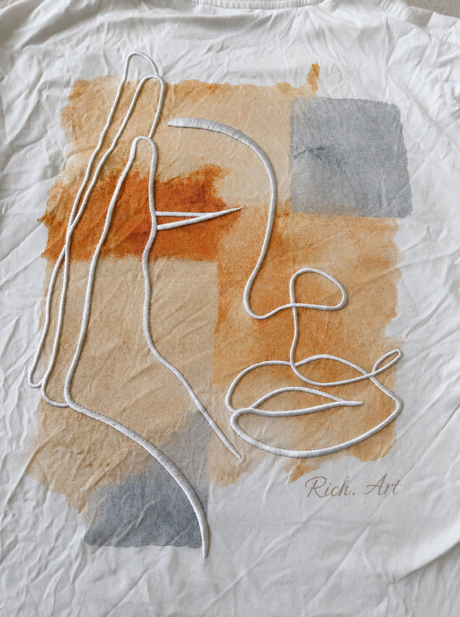 Essence T-Shirt Brodé Portrait Abstrait – Rich.Art